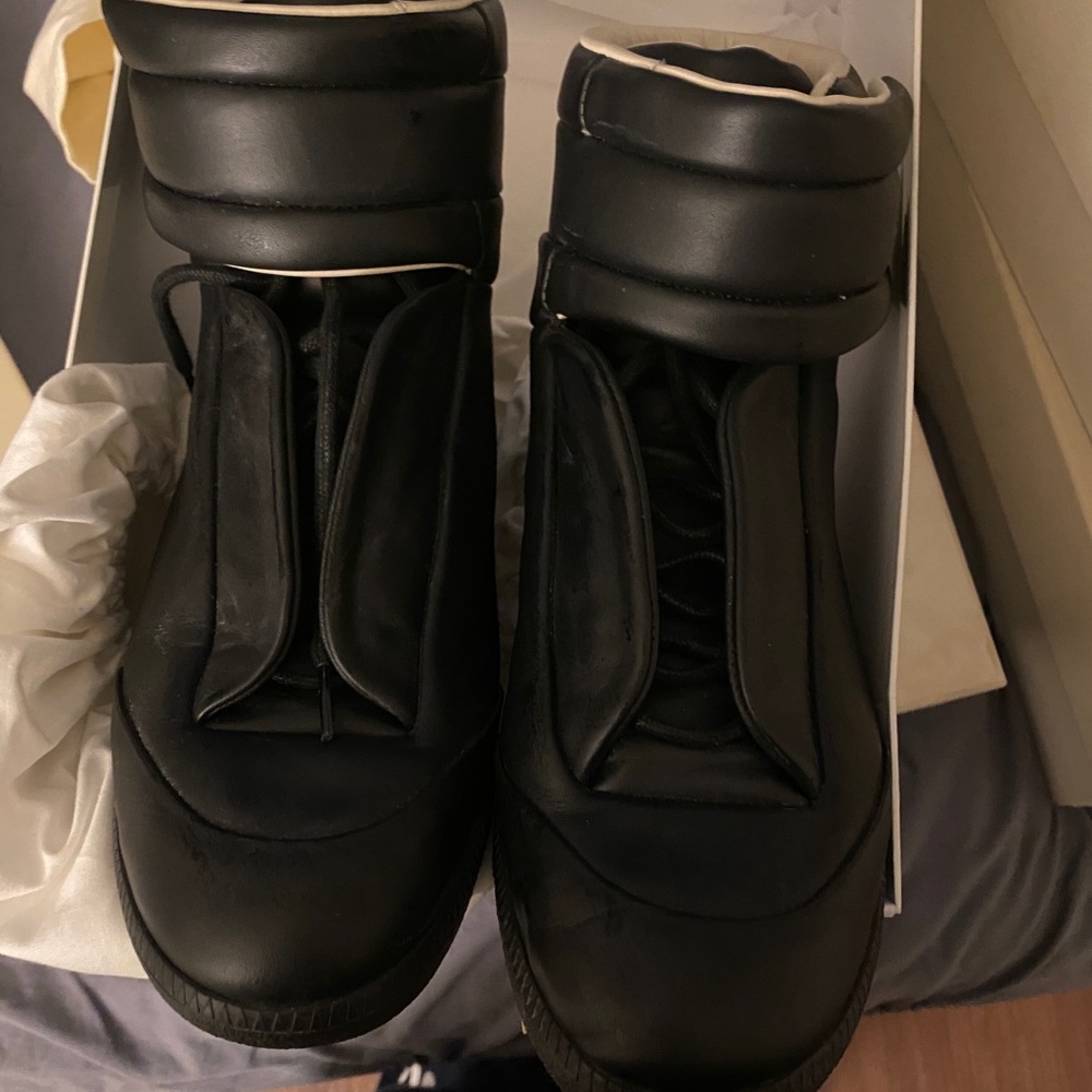 All Black Margielas